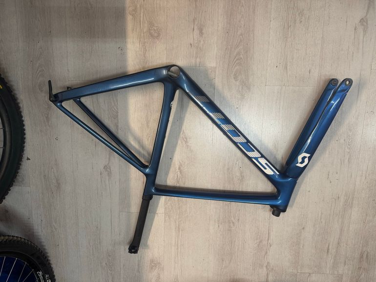 Scott Addict 30 2023 Frameset 2023 Road & Gravel usato, Blu — immagine 9 di 11