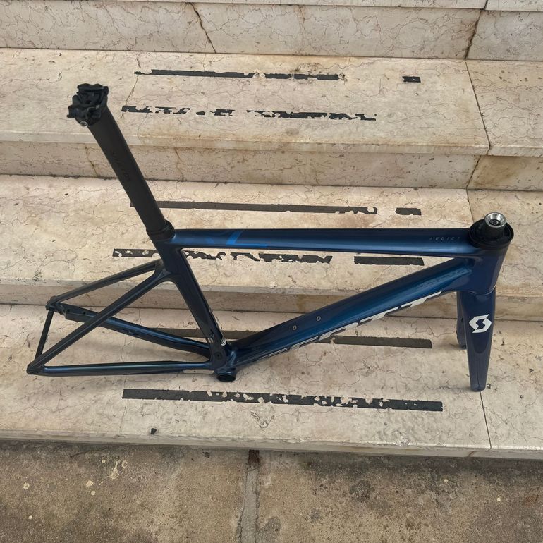 Scott Addict 30 2023 Frameset 2023 Road & Gravel usato, Blu — immagine 2 di 11