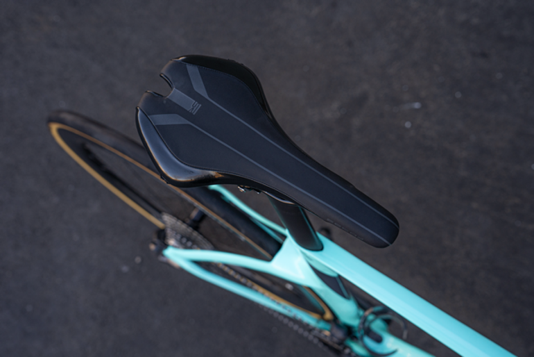 Brugt Bianchi Oltre Comp Ultegra Di2 2023 2023 Road & Gravel — billede 14 af 16