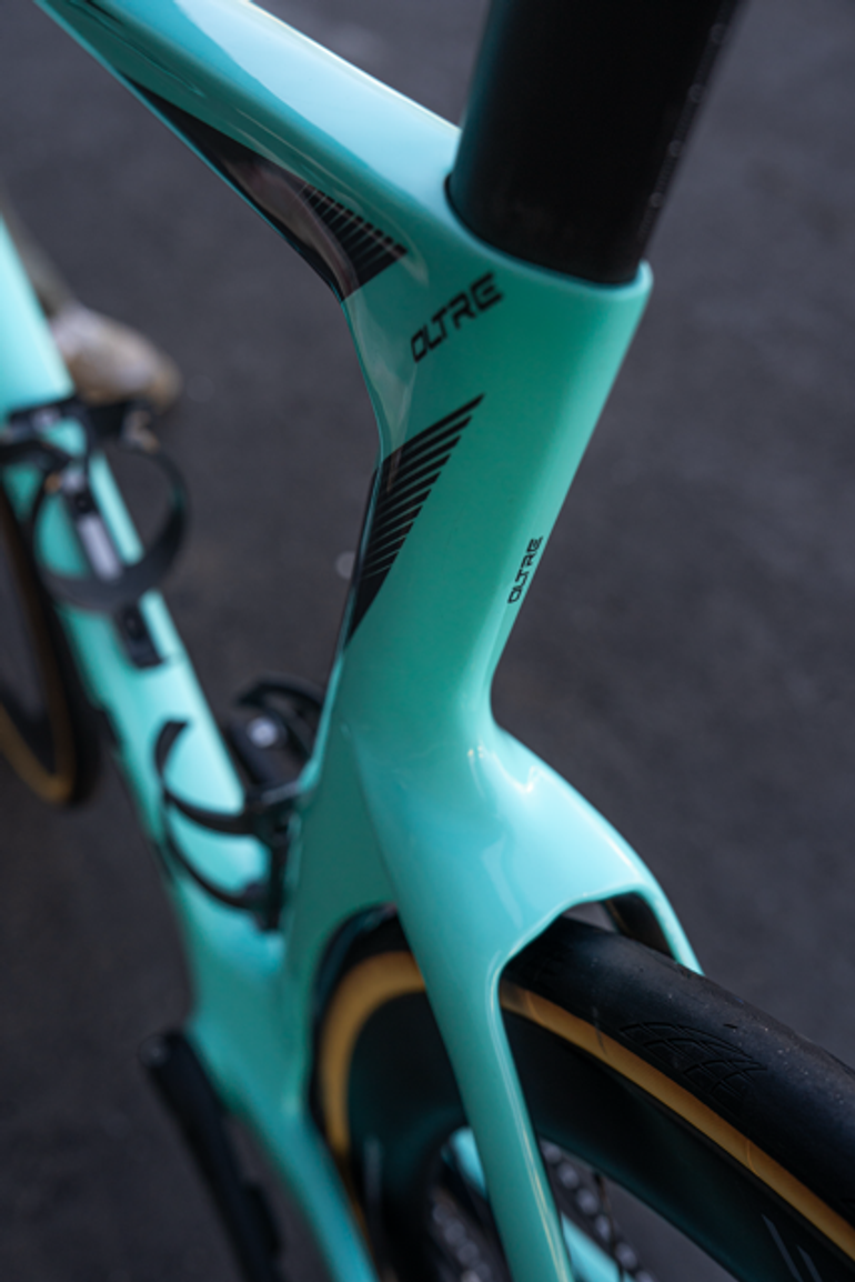 Brugt Bianchi Oltre Comp Ultegra Di2 2023 2023 Road & Gravel — billede 11 af 16