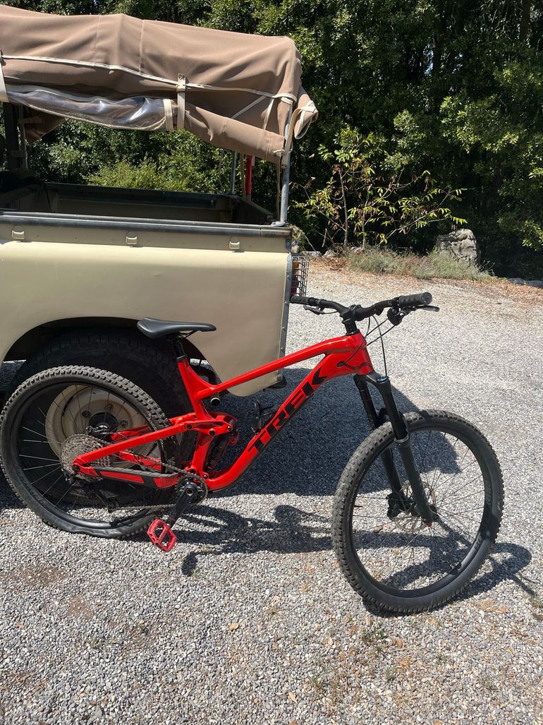 Brugt Trek Slash 7 Gen 5 2023 2023 Mountainbike — billede 1 af 6