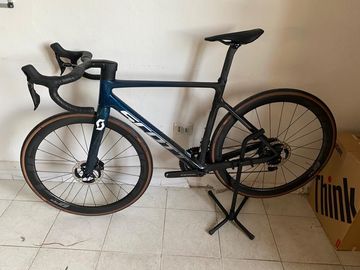 Used Scott Addict RC Pro 2023 2023 Road & Gravel, Blue — image 2 of 3