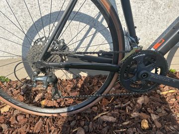 Used Canyon Endurace 6 2023 2023 Road & Gravel, Black — image 3 of 4