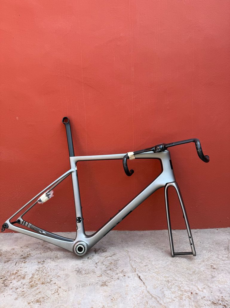 Gebrauchtes Enve Melee 2024 Frameset 2024 Road & Gravel, Hellgrau — Bild 9 von 17