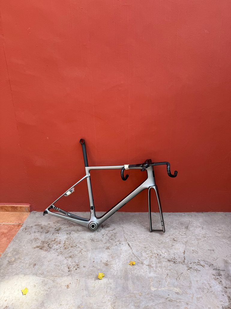 Gebrauchtes Enve Melee 2024 Frameset 2024 Road & Gravel, Hellgrau — Bild 2 von 17