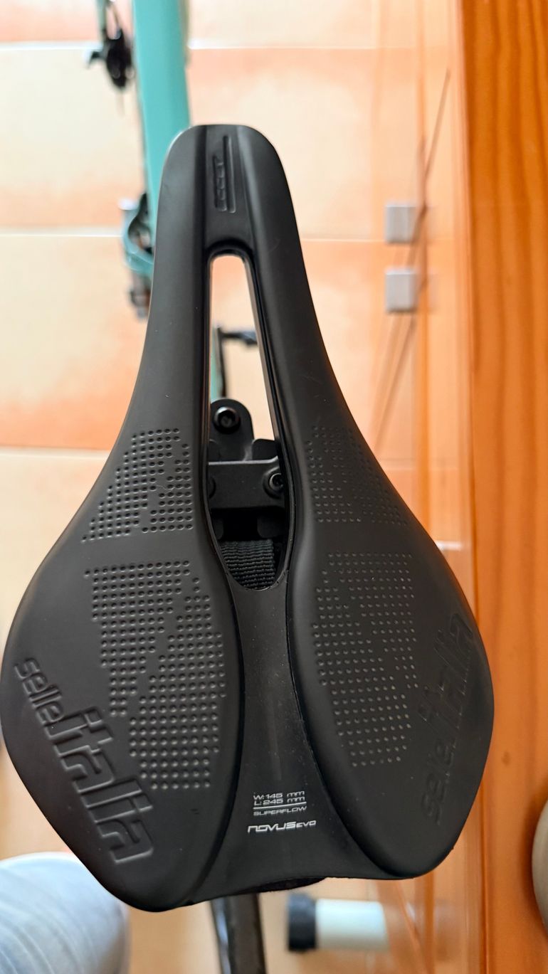 Gebrauchtes Bianchi Aria SRAM Rival eTap AXS 2023 Road & Gravel, Blau — Bild 7 von 8