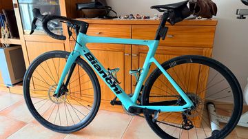 Gebrauchtes Bianchi Aria SRAM Rival eTap AXS 2023 Road & Gravel, Blau — Bild 1 von 8