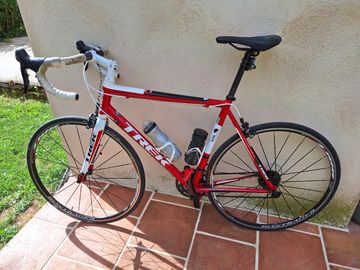 Used Trek Alpha Shimano 105 2011 Road & Gravel, White — image 1 of 8