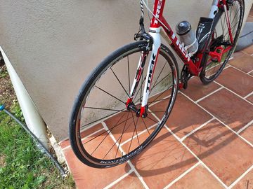 Used Trek Alpha Shimano 105 2011 Road & Gravel, White — image 7 of 8