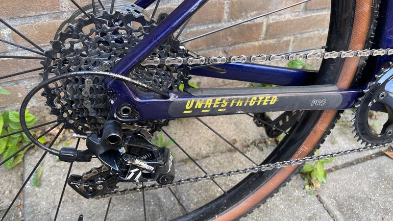 Gebrauchtes BMC URS ONE (VAR 2) 2022 2022 Road & Gravel, Violett — Bild 5 von 11