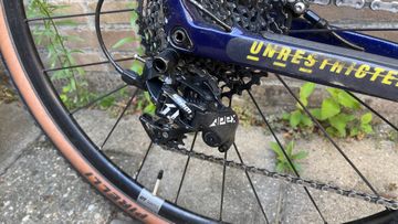 Gebrauchtes BMC URS ONE (VAR 2) 2022 2022 Road & Gravel, Violett — Bild 6 von 11
