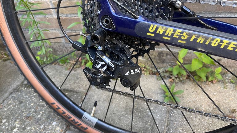Gebrauchtes BMC URS ONE (VAR 2) 2022 2022 Road & Gravel, Violett — Bild 6 von 11