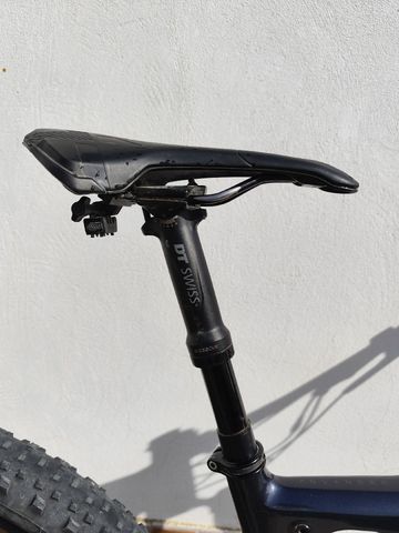 Used Orbea Oiz Shimano Deore XT Di2 2022 Mountainbike, Black — image 3 of 3