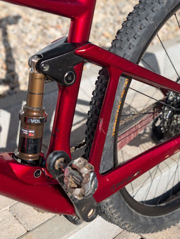 BMC Fourstroke 01 ONE 2022 2022 Mountainbike usato, Rosso — immagine 11 di 11