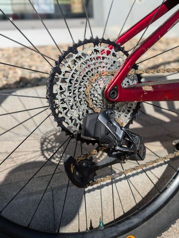 BMC Fourstroke 01 ONE 2022 2022 Mountainbike usato, Rosso — immagine 8 di 11