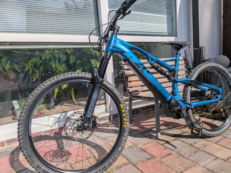 Raymon FullRay 150E 8.0 Deore 120km 2023 MTB d'occasion