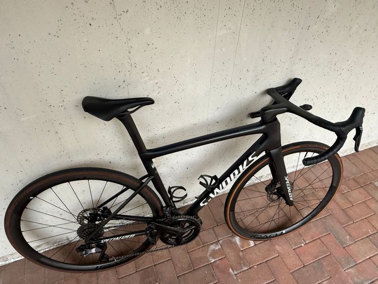 Used Specialized Tarmac Shimano Ultegra Di2 2024 Road & Gravel, Black — image 4 of 17