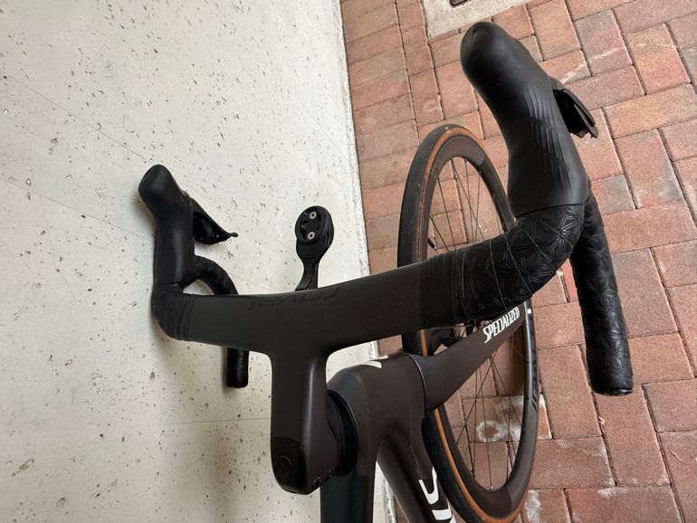 Used Specialized Tarmac Shimano Ultegra Di2 2024 Road & Gravel, Black — image 11 of 17