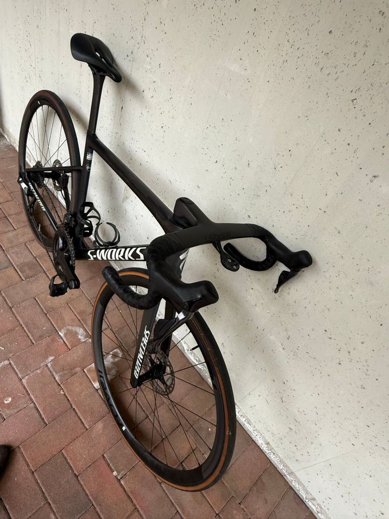 Used Specialized Tarmac Shimano Ultegra Di2 2024 Road & Gravel, Black — image 8 of 17