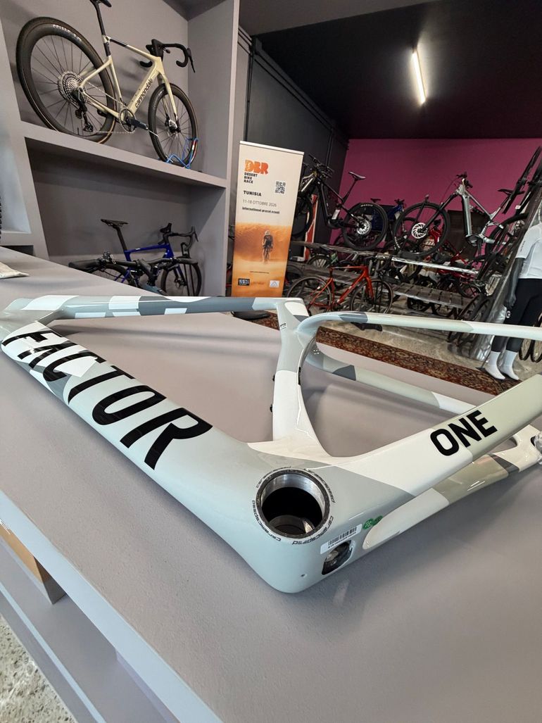 Used Factor One Frameset 2026 Road & Gravel, White — image 2 of 3
