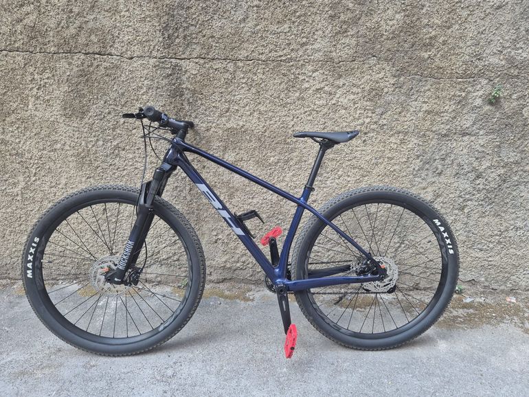 Gebrauchtes BH Bikes Ultimate Rc Carbon 2025 Mountainbike, Blau, 29 — Bild 1 von 6