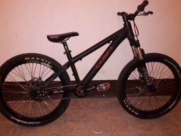 Used 24 Toy4 2016 Mountainbike, Black — image 1 of 3