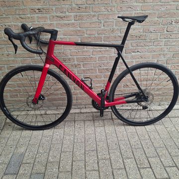 Used Canyon Ultimate CF SL 7 2025 2025 Road & Gravel, Red — image 2 of 8