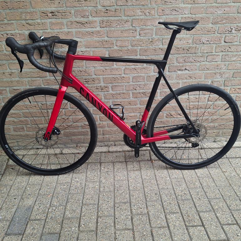 Used Canyon Ultimate CF SL 7 2025 2025 Road & Gravel, Red — image 2 of 8