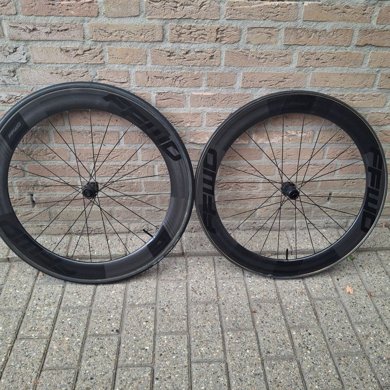Canyon Ultimate CF SL 7 2025 2025 Road & Gravel usato, Rosso — immagine 3 di 10