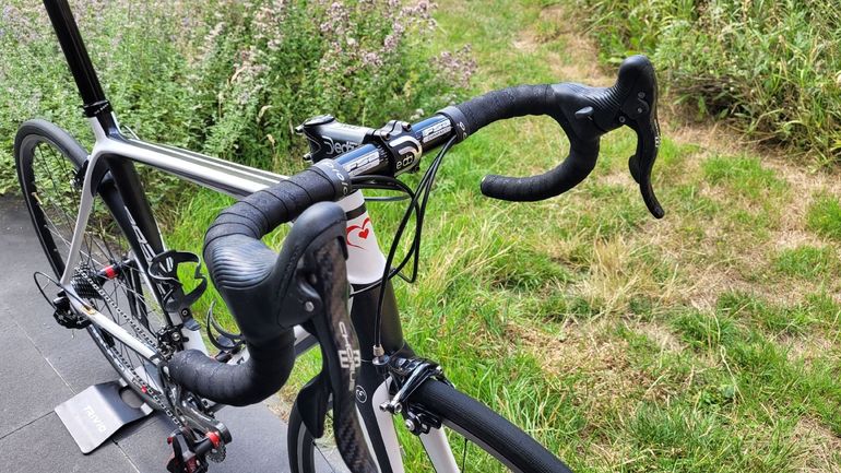 Used De Rosa Custom Campagnolo Chorus 2015 Road & Gravel, White — image 5 of 10