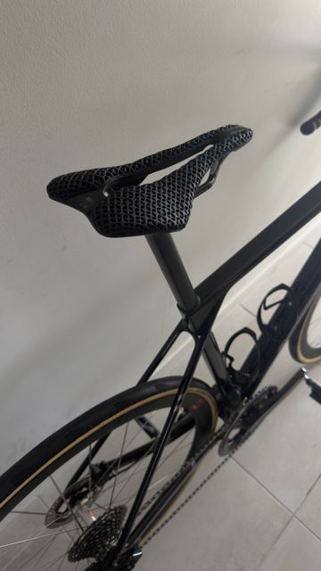 Used Canyon Ultimate CFR LTD 2025 2025 Road & Gravel, Black — image 6 of 8
