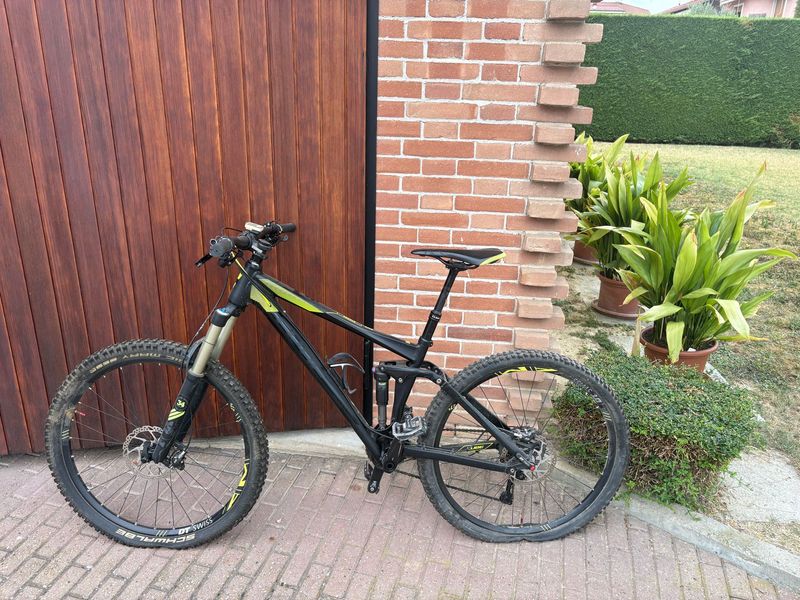 Tweedehands CUBE STEREO 140 HPA Race 27.5 2017 2017 MTB