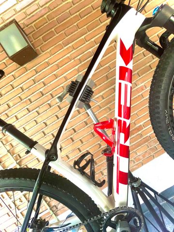 Used Trek Procaliber 9.8 2023 2023 Mountainbike, White, 29 — image 5 of 11