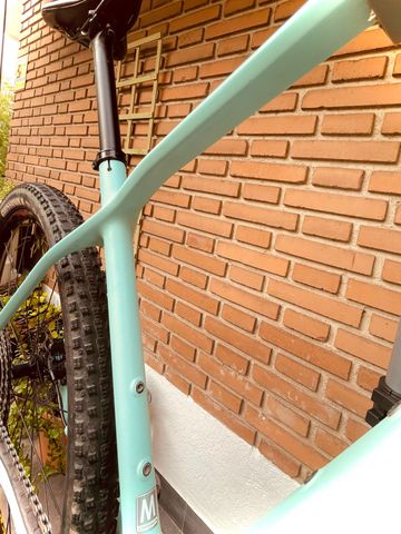 Orbea ALMA M25 2022 2022 Mountainbike de segunda mano, Azul — imagen 9 de 10