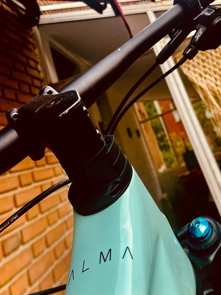 Orbea ALMA M25 2022 2022 Mountainbike de segunda mano, Azul — imagen 6 de 10