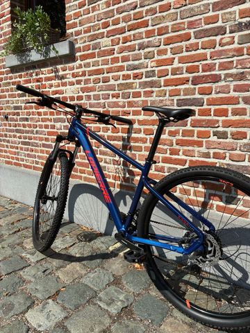 Used Lapierre Custom Other Shimano 2023 Mountainbike, Blue — image 12 of 13
