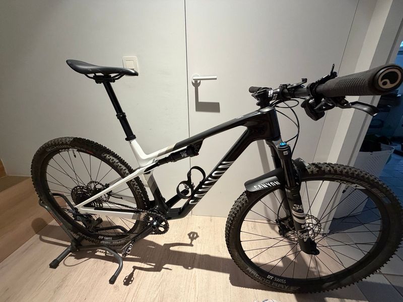 Used Canyon Lux World Cup CF 8 2025 2025 MTB