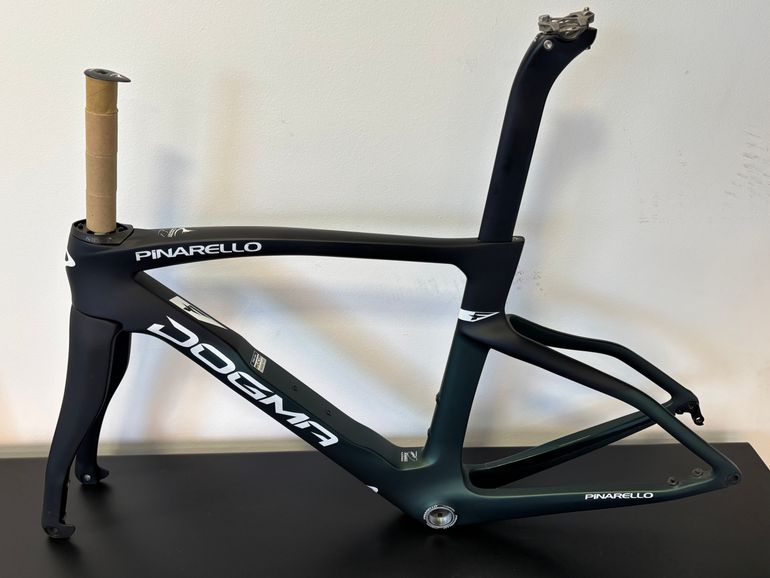 Used Pinarello Dogma F Disc 2023 Frameset 2023 Road & Gravel, Green — image 5 of 8