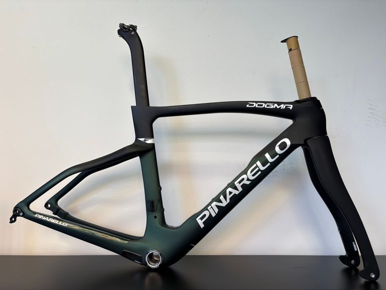 Used Pinarello Dogma F Disc 2023 Frameset 2023 Road & Gravel, Green — image 8 of 8
