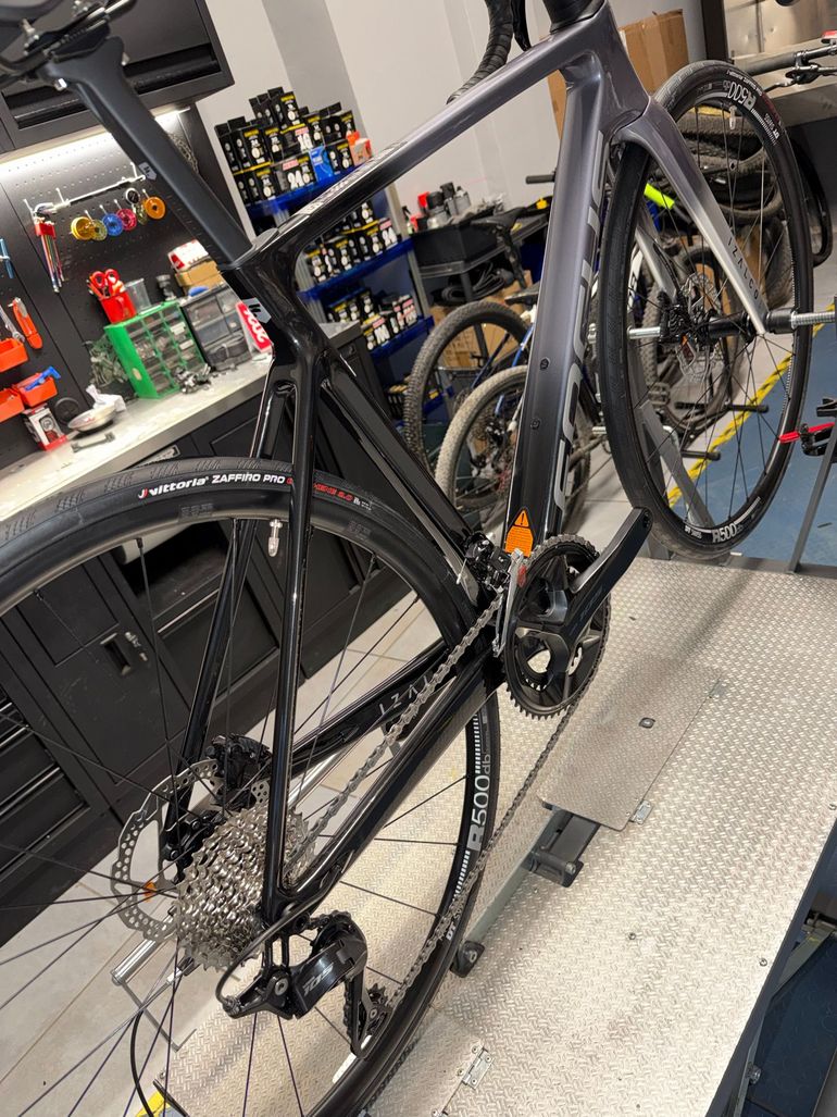 Używany Focus IZALCO MAX 8.7 2026 2026 Road & Gravel — zdjęcie 4 z 5