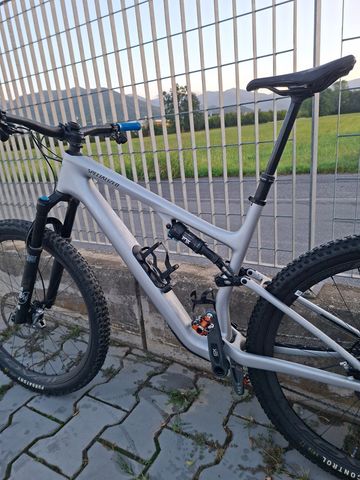 Used Specialized Epic 8 EVO Expert 2025 2025 Mountainbike, Light Gray, 29 — image 2 of 6