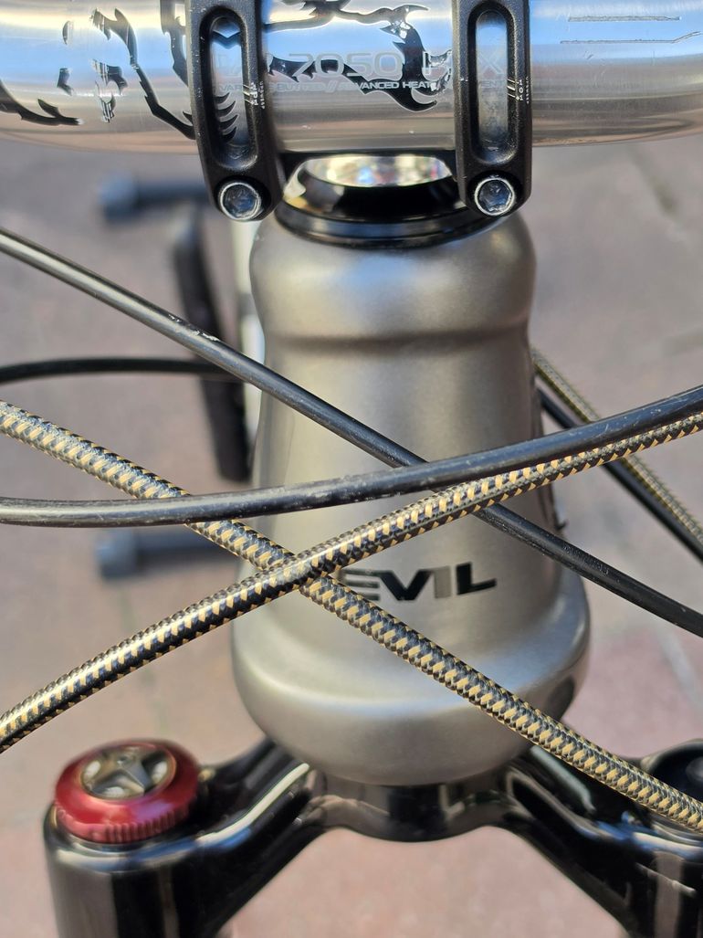 Gebrauchtes Evil Insurent LB Custom 2021 Mountainbike, Hellgrau — Bild 9 von 9