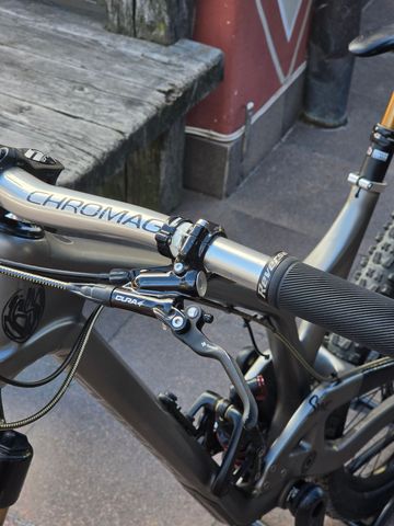 Gebrauchtes Evil Insurent LB Custom 2021 Mountainbike, Hellgrau — Bild 7 von 9