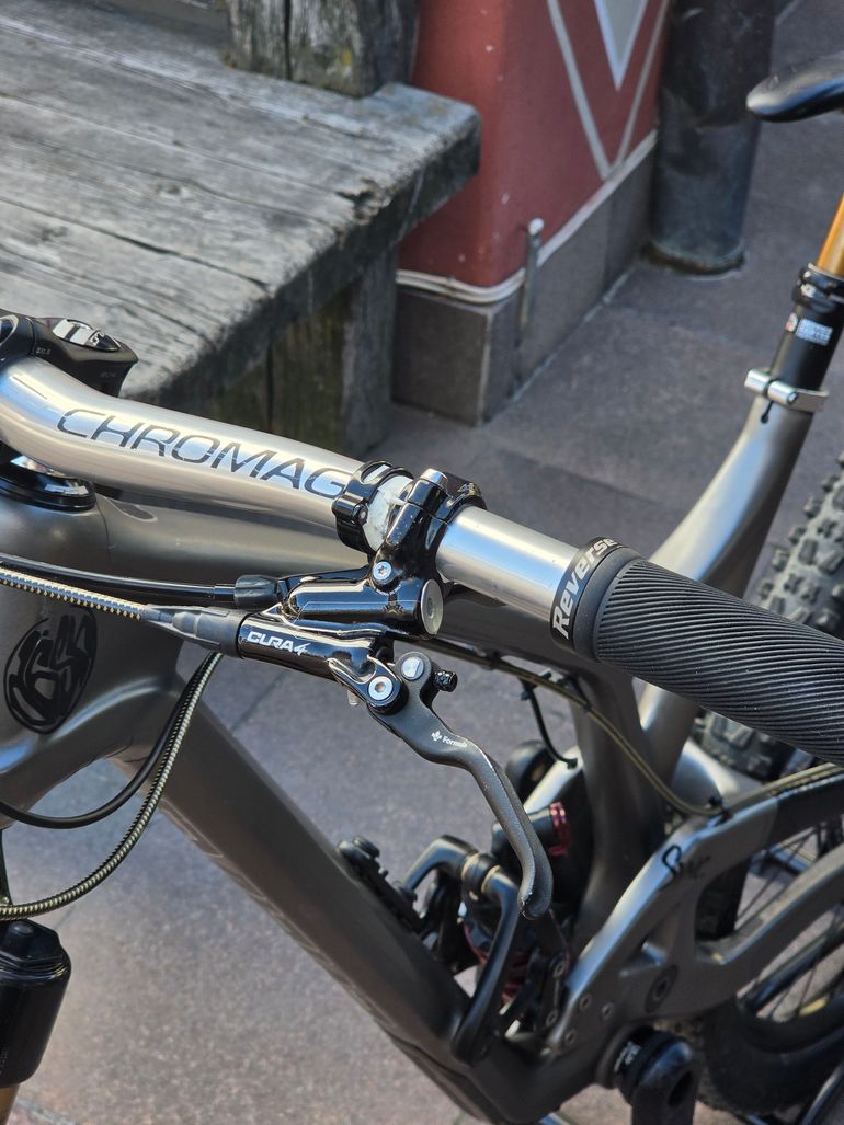 Gebrauchtes Evil Insurent LB Custom 2021 Mountainbike, Hellgrau — Bild 7 von 9