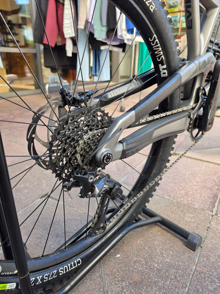Gebrauchtes Evil Insurent LB Custom 2021 Mountainbike, Hellgrau — Bild 5 von 9