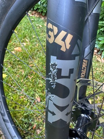 Used Specialized Stumpjumper Pro 2024 2024 Mountainbike, Orange, 29 — image 10 of 11