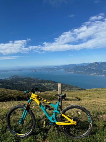 Yeti SB6 TURQ TR 2018 2018 Mountainbike usato, Blu — immagine 1 di 5