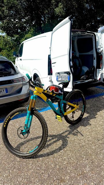 Yeti SB6 TURQ TR 2018 2018 Mountainbike usato, Blu — immagine 3 di 5