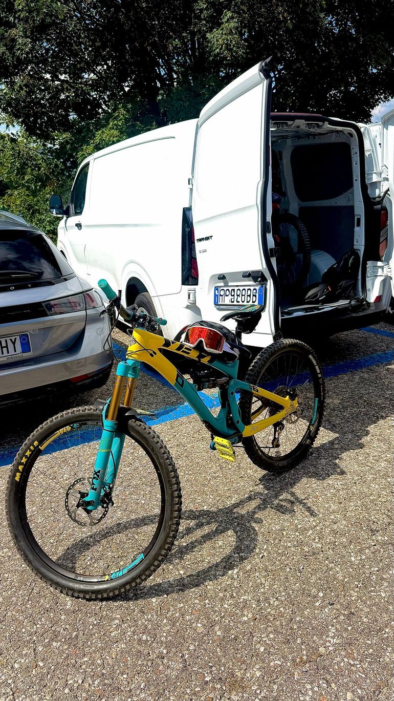 Yeti SB6 TURQ TR 2018 2018 Mountainbike usato, Blu — immagine 3 di 5