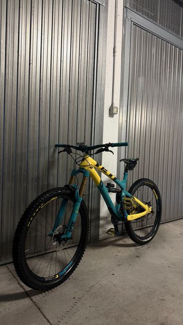 Yeti SB6 TURQ TR 2018 2018 Mountainbike usato, Blu — immagine 4 di 5